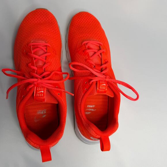 Athletic_Shoes